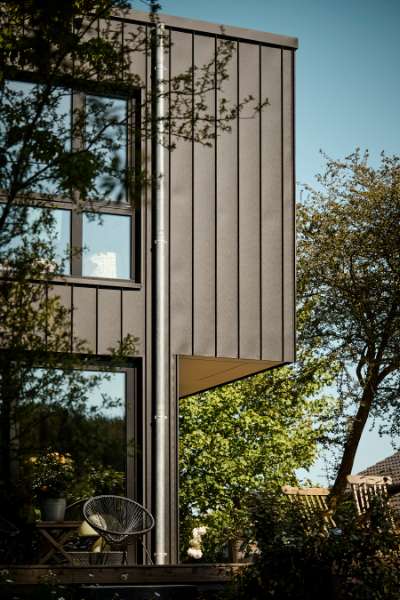 Architekt mit dem Auge für die Details einer Villa mit Naturblick und Fassadenverkleidung aus Stahl und Stein, Konsul Lorenzen Straße 5, 24376 Kappeln